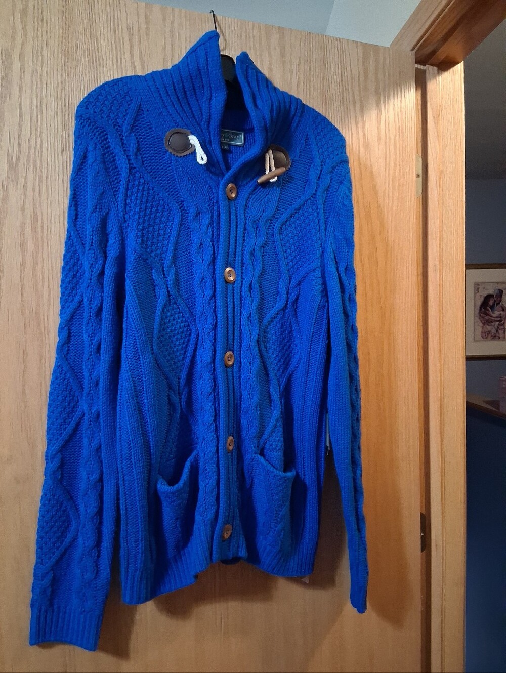 Paisley & Gray Fisherman Chunky Cable-Knit Cardigan Sweater wooden toggle accent